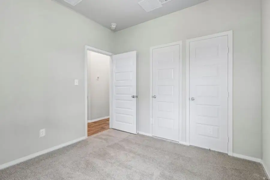 Spacious, unfurnished interior of a new home in Edgebrooke, Pflugerville (Image 21).