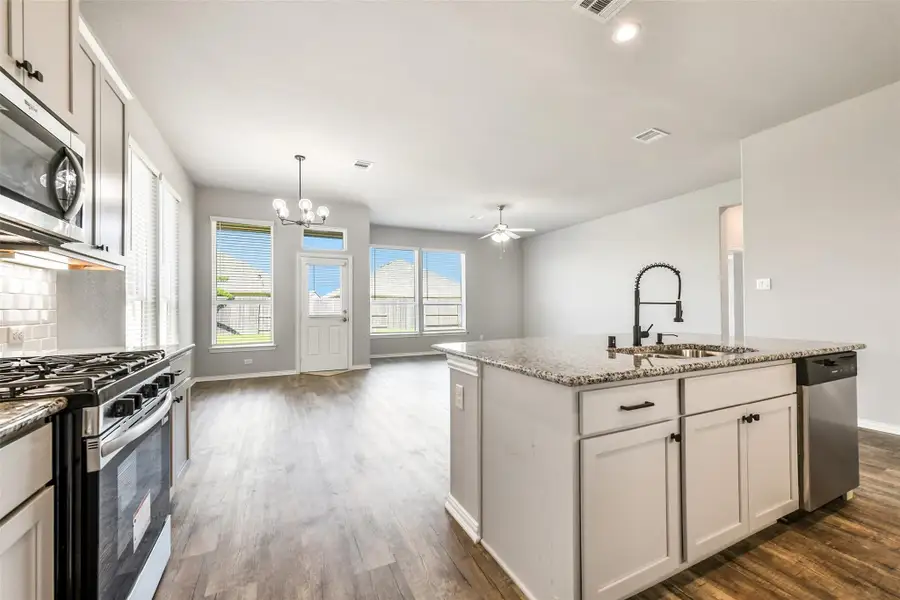 Furnished interior view inside a new home in Lago Mar 40' at Lago Mar, Texas City (Image 4). Furnished interior view inside a new home in Lago Mar 40' at Lago Mar, Texas City (Image 4).