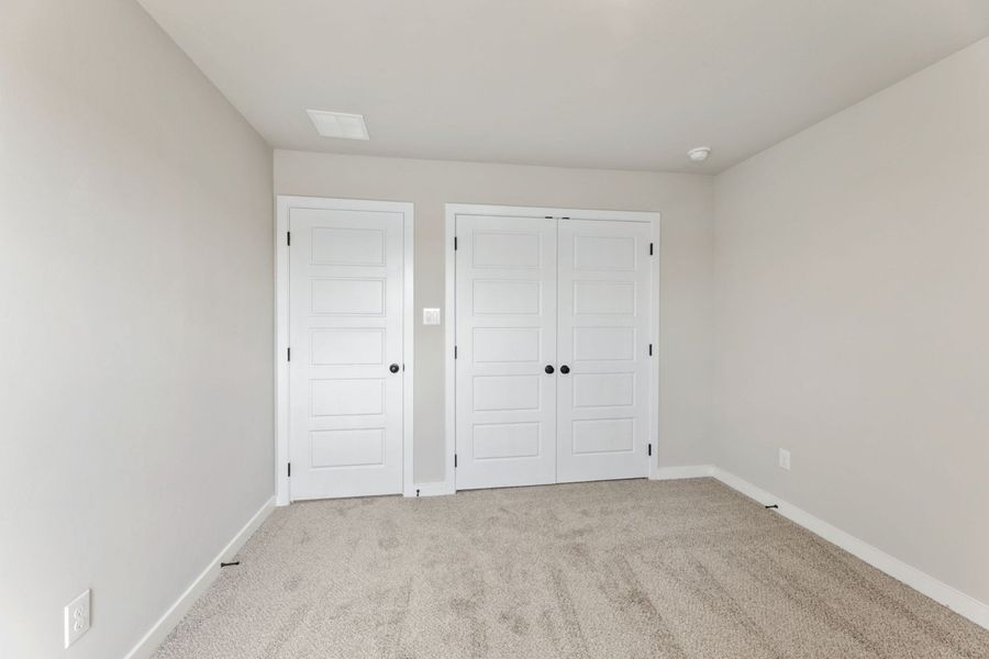 Spacious, unfurnished interior of a new home in Veranda Signature, San Antonio (Image 29).