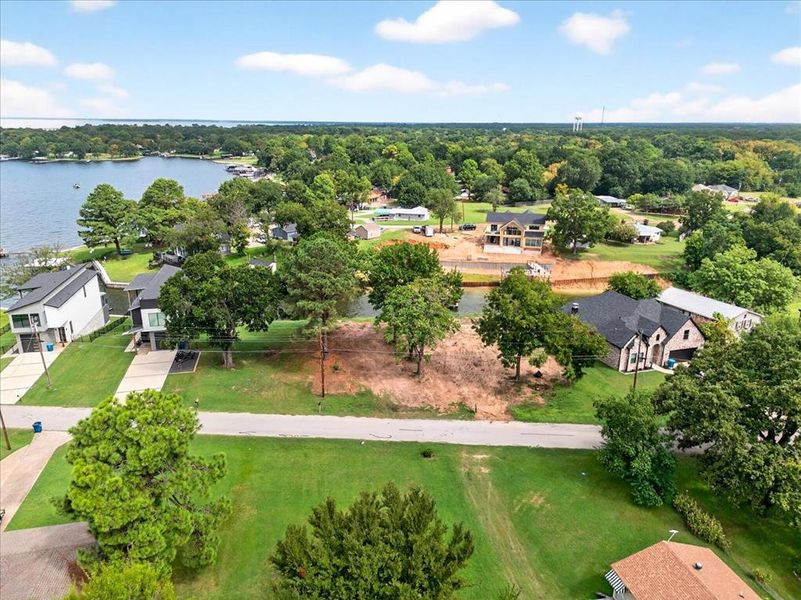 Image 8 of a home in . Image 8 of a home in .