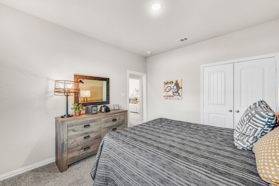 Furnished interior view inside a new home in Oak Valley, Terrell (Image 50).