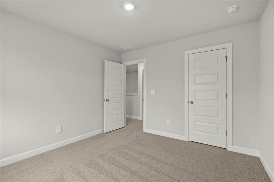 Spacious, unfurnished interior of a new home in Shiloh Valley, Piedmont (Image 25).