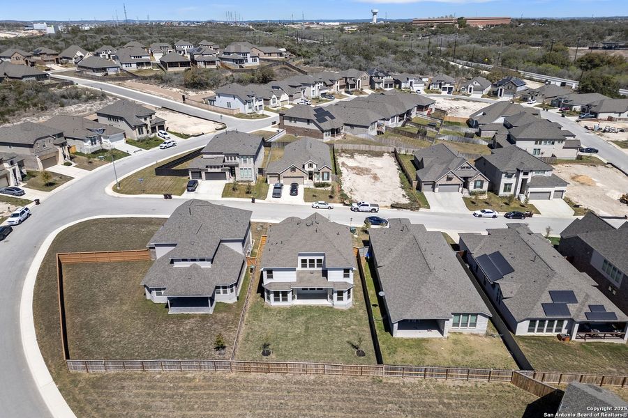 Image 31 of a home in Ladera. Image 31 of a home in Ladera.