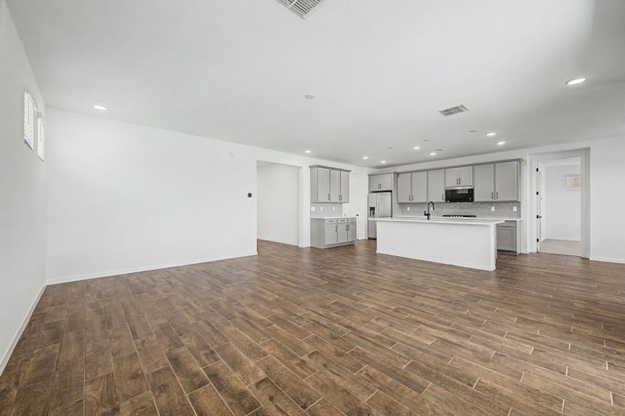 Spacious, unfurnished interior of a new home in Pinnacle at San Tan Heights, San Tan Valley (Image 7). Spacious, unfurnished interior of a new home in Pinnacle at San Tan Heights, San Tan Valley (Image 7).