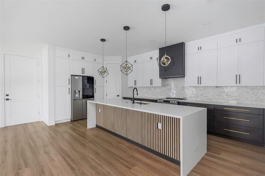 Spacious, unfurnished interior of a new home in , Tampa (Image 9).