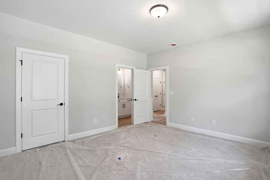 Spacious, unfurnished interior of a new home in Enclave at Riverdale, Huntersville (Image 11).