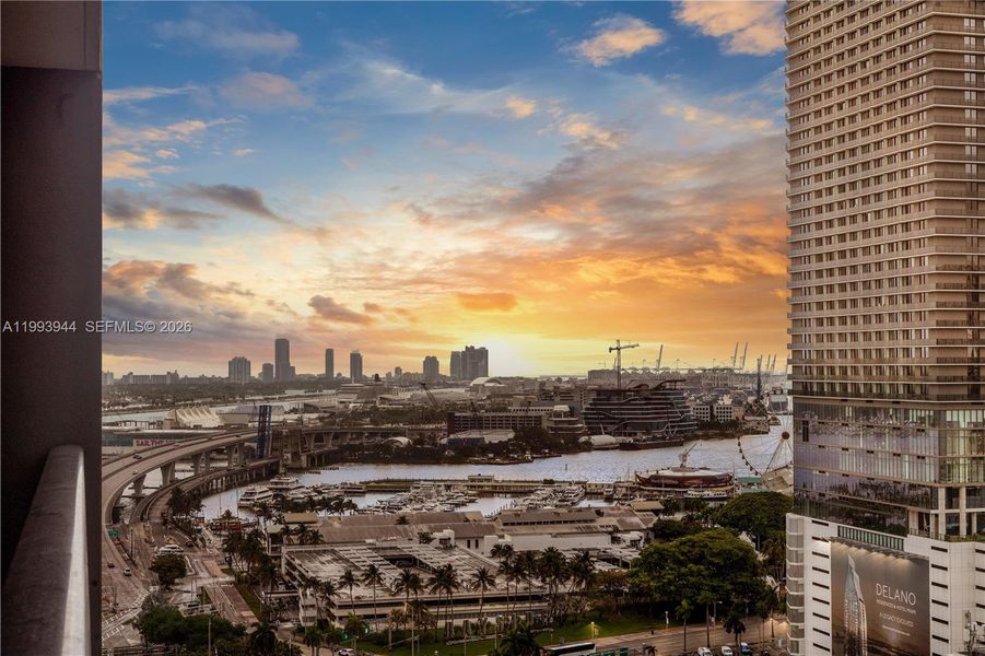 Condo located in Miami, FL showcasing its design and architecture (Image 2). Condo located in Miami, FL showcasing its design and architecture (Image 2).