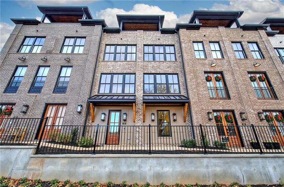 Condo located in Cartersville, GA showcasing its design and architecture (Image 3). Condo located in Cartersville, GA showcasing its design and architecture (Image 3).