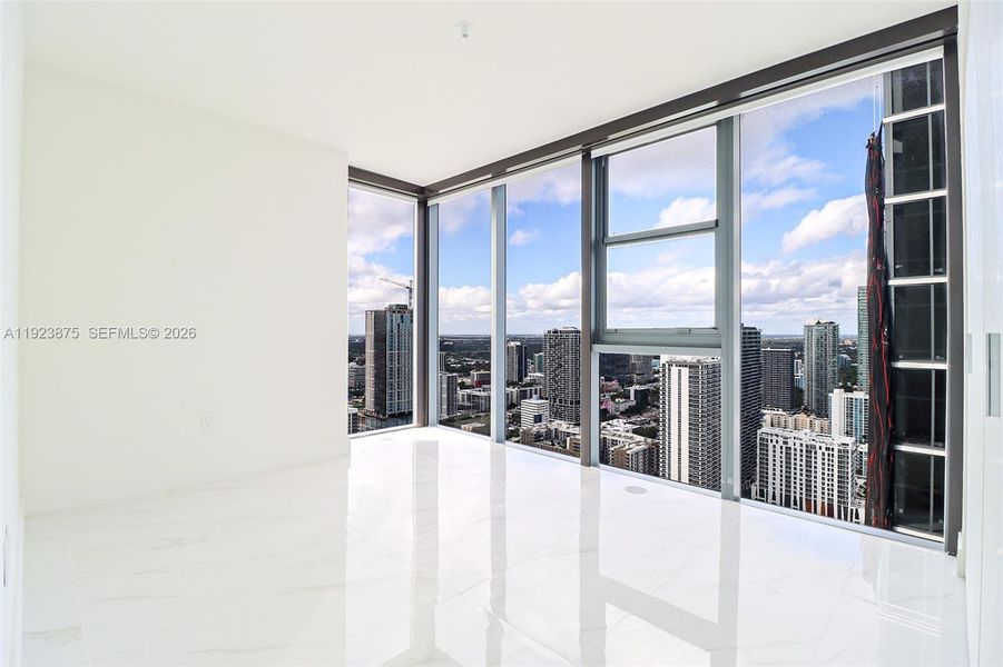 Spacious, unfurnished interior of a new home in , Miami (Image 66).