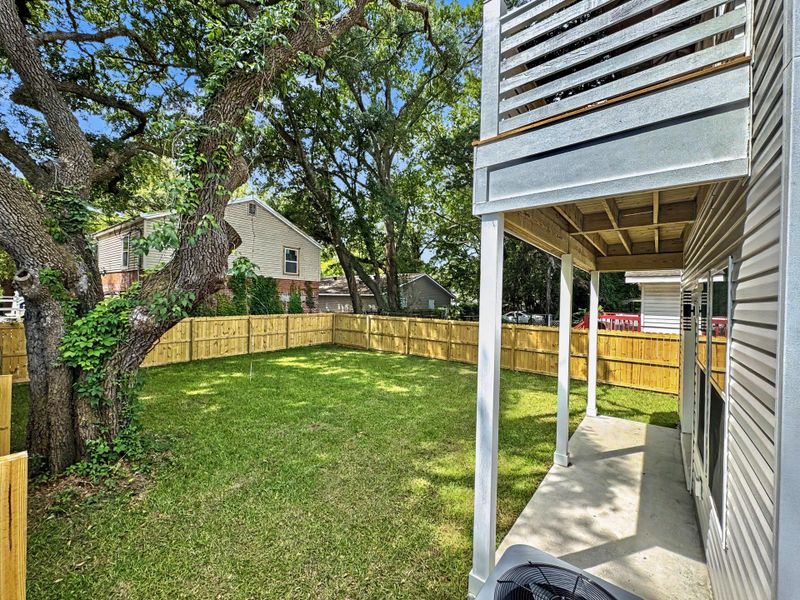 Exterior details and patio area of a home in , North Charleston (Image 4).