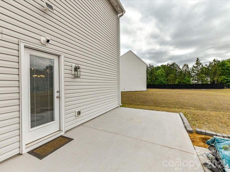 Exterior details and patio area of a home in , Pageland (Image 4).