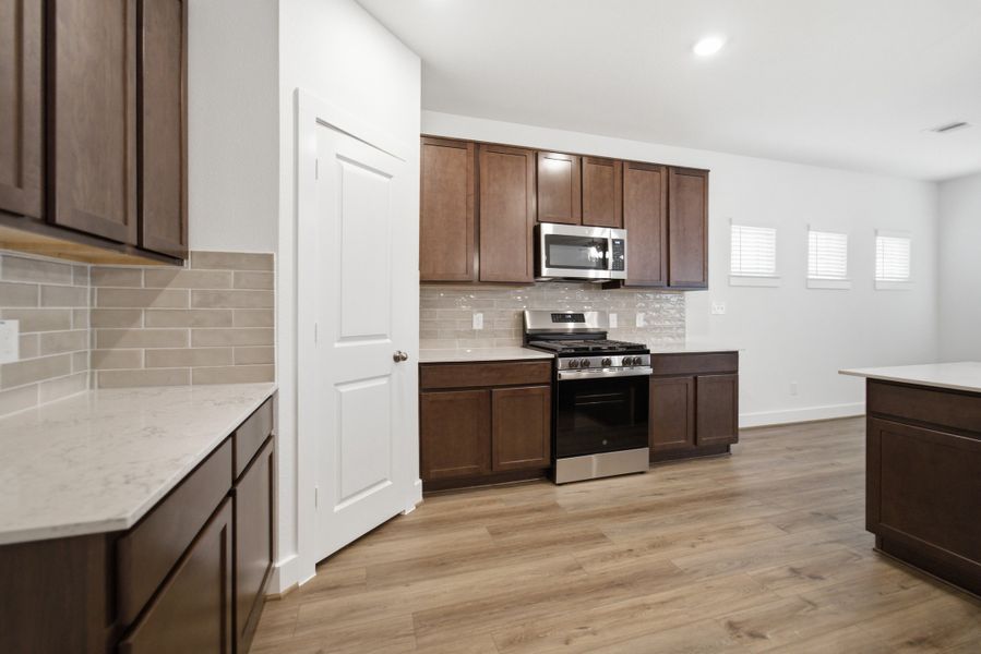 Furnished interior view inside a new home in Sierra Vista, Rosharon (Image 7).