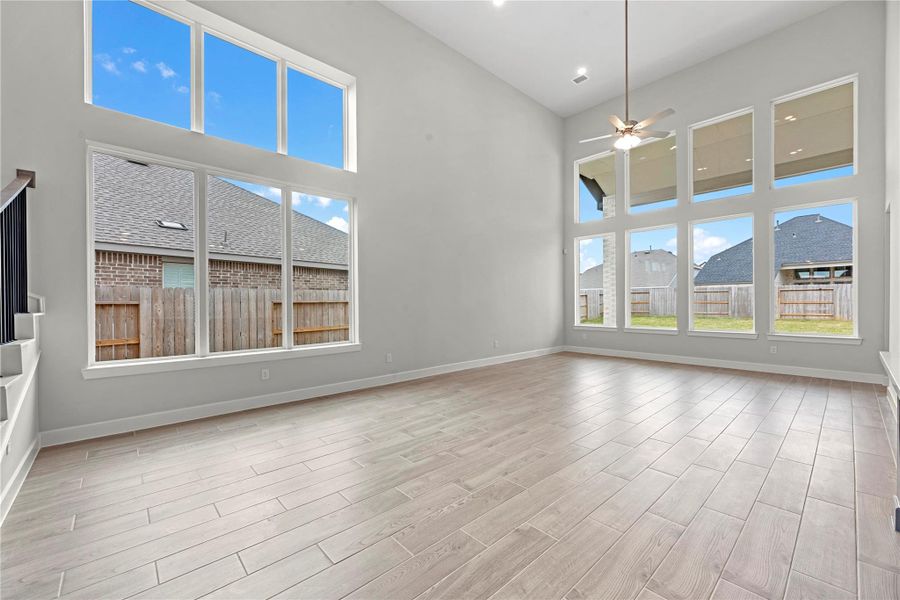 Representative image. Features, specifications, selections and colors may vary. Representative image. Features, specifications, selections and colors may vary.