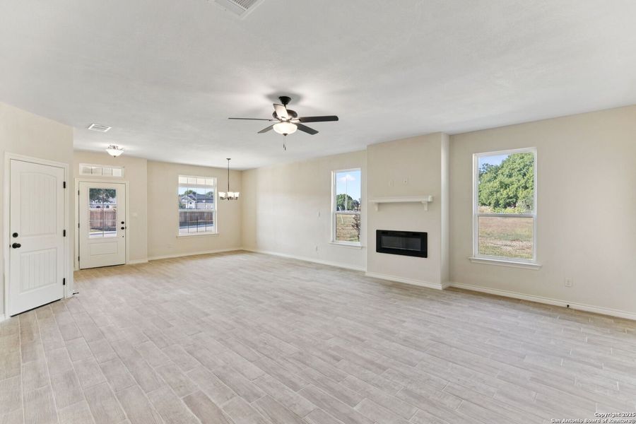 Spacious, unfurnished interior of a new home in , Seguin (Image 41).