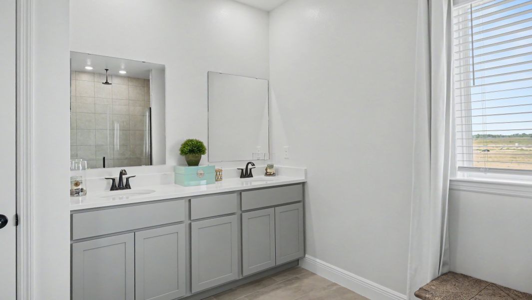 Representative furnished interior of a home built from the Drexel by Maronda Homes in Labelle, Labelle (Image 41).