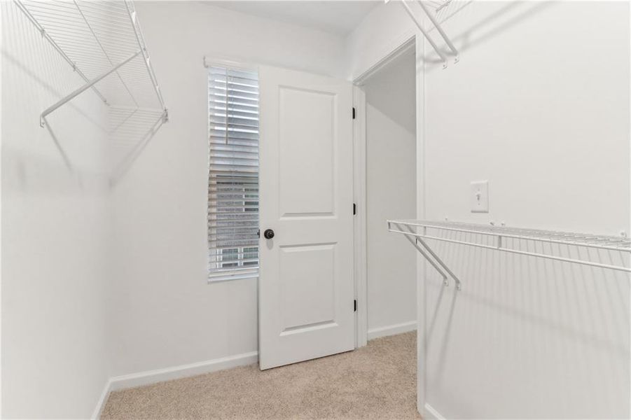 Spacious, unfurnished interior of a new home in Laurelwood, Douglasville (Image 12).