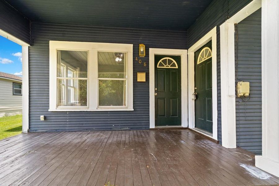 Exterior details and patio area of a home in , Groesbeck (Image 4). Exterior details and patio area of a home in , Groesbeck (Image 4).