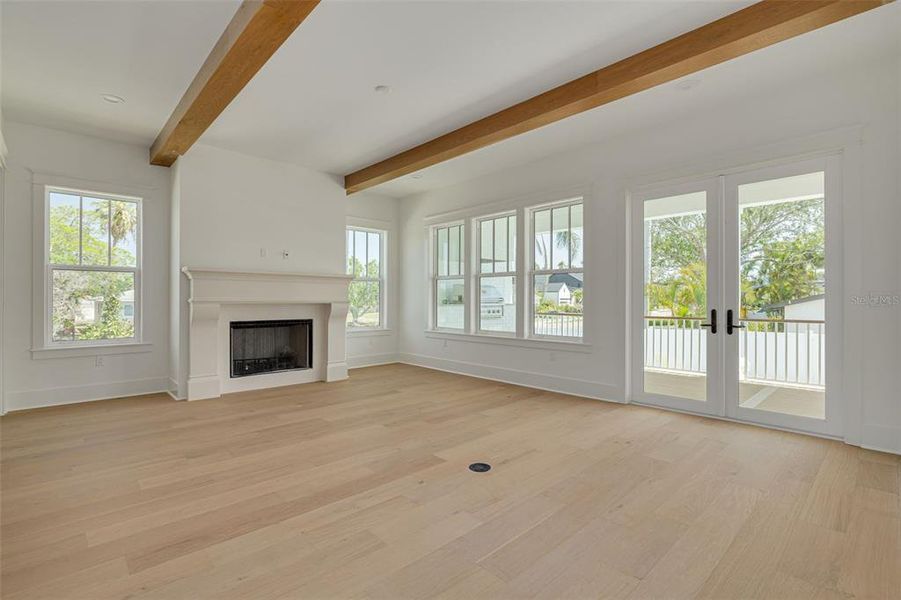 Spacious, unfurnished interior of a new home in , St. Petersburg (Image 44).