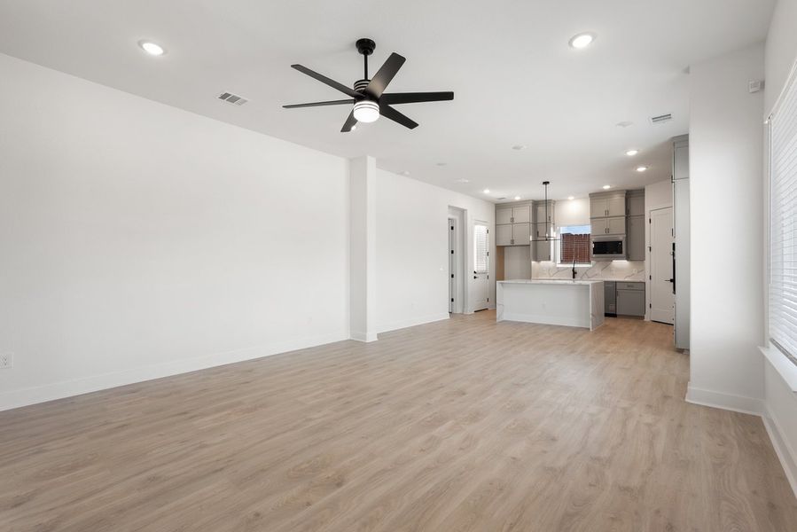 Spacious, unfurnished interior of a new home in Foxfield, Austin (Image 15). Spacious, unfurnished interior of a new home in Foxfield, Austin (Image 15).