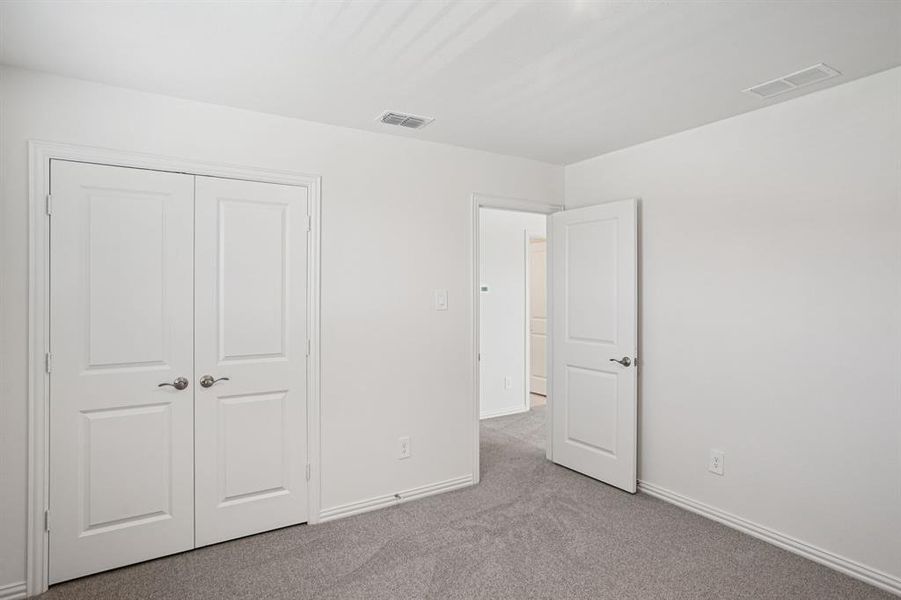 Photo is not of the actual home, but is an inspirational photo of builder’s model home and may depict options, furnishings, and/or decorator features that are not included. Photo is not of the actual home, but is an inspirational photo of builder’s model home and may depict options, furnishings, and/or decorator features that are not included.