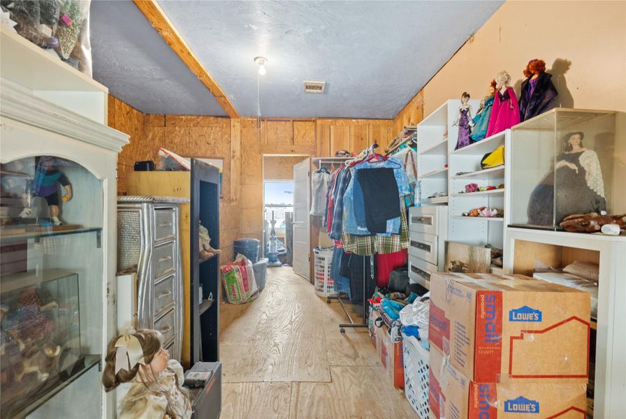 Image 34 of a home in .