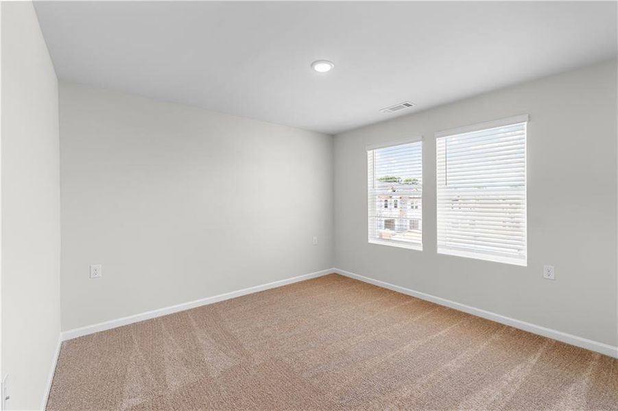 Spacious, unfurnished interior of a new home in The Grove At Mundy Mill, Gainesville (Image 20).