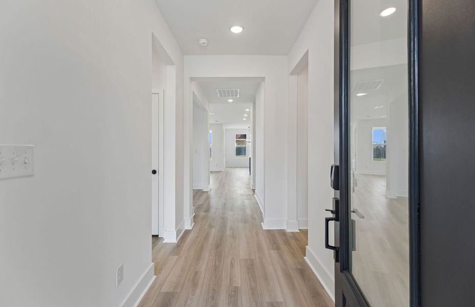 Representative unfurnished interior of a home built from the Mystique by Pulte Homes in Glenview Farms, Murfreesboro (Image 13).