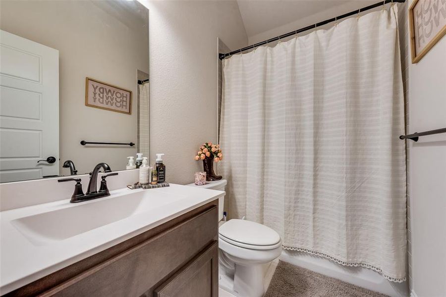 Furnished interior view inside a new home in Coyote Crossing, Godley (Image 19).