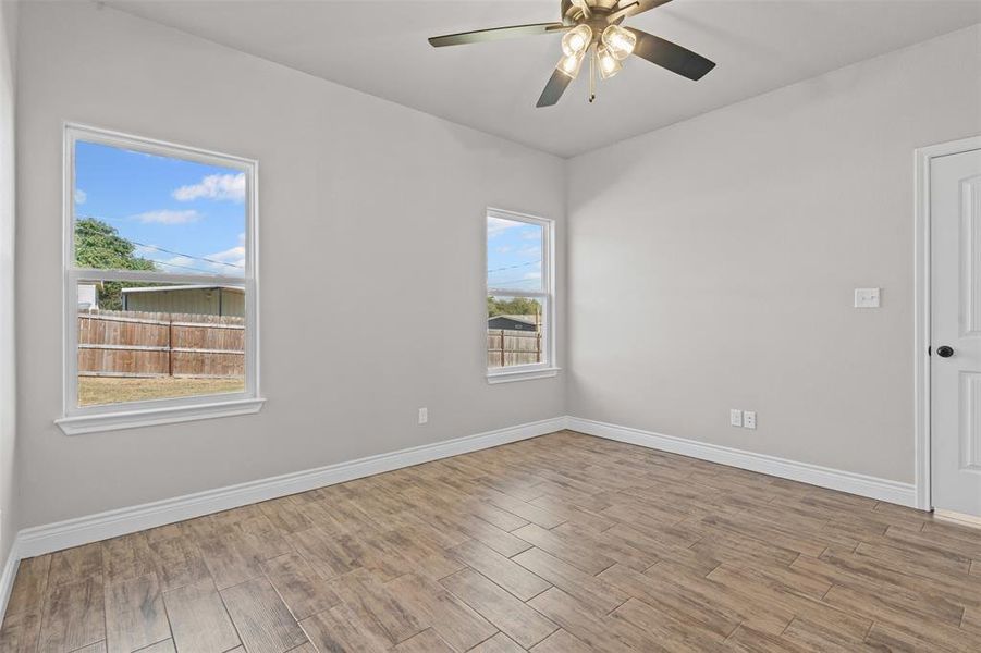 Spacious, unfurnished interior of a new home in , Granbury (Image 36).