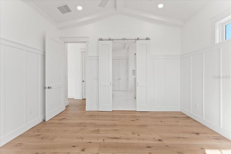 Spacious, unfurnished interior of a new home in , Boca Grande (Image 46).