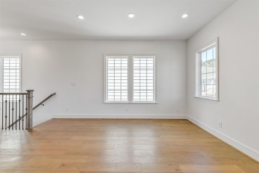 Spacious, unfurnished interior of a new home in Reserve in Memorial, Houston (Image 23).