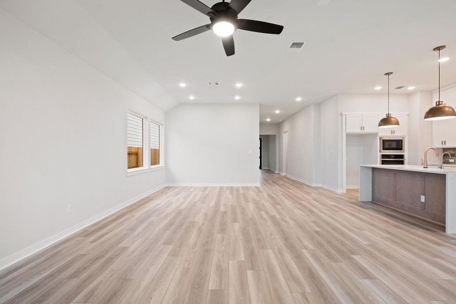Spacious, unfurnished interior of a new home in Lagos Reserve, Manor (Image 21). Spacious, unfurnished interior of a new home in Lagos Reserve, Manor (Image 21).