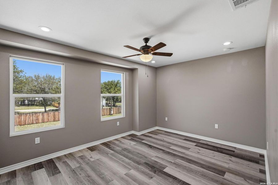 Spacious, unfurnished interior of a new home in , San Antonio (Image 31).