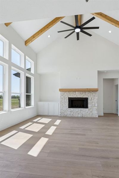 Spacious, unfurnished interior of a new home in , Ponder (Image 21).