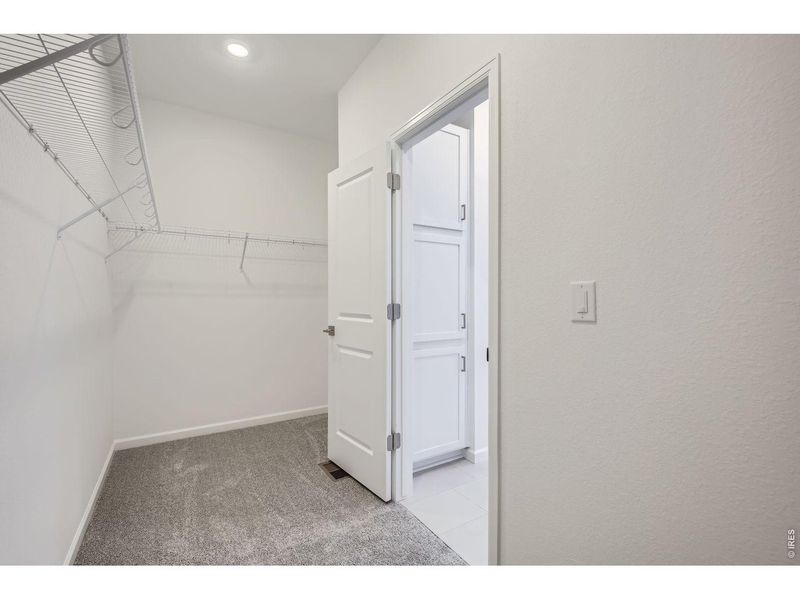 Spacious, unfurnished interior of a new home in Country Club Reserve, Fort Collins (Image 18). Spacious, unfurnished interior of a new home in Country Club Reserve, Fort Collins (Image 18).