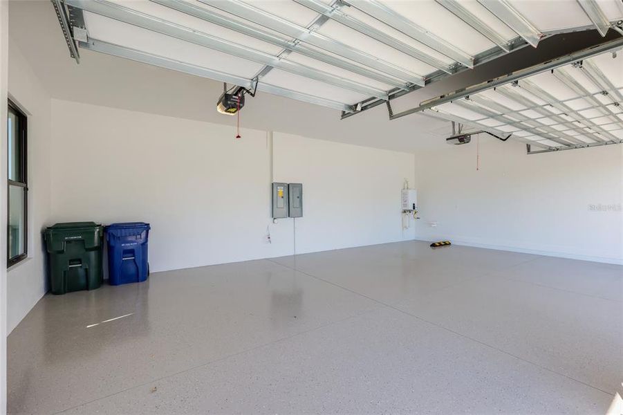 Spacious, unfurnished interior of a new home in Wild Blue at Waterside, Sarasota (Image 47). Spacious, unfurnished interior of a new home in Wild Blue at Waterside, Sarasota (Image 47).