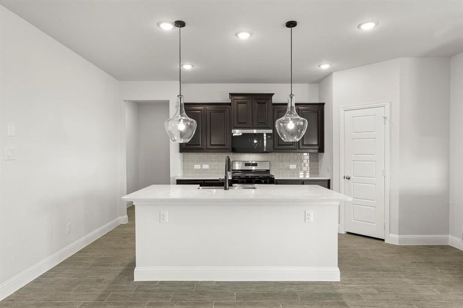 08. 100 Meadow - Kitchen 08. 100 Meadow - Kitchen