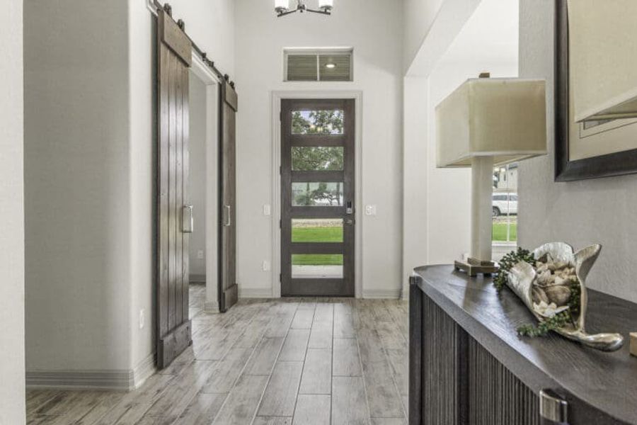 Foyer in Ashlyn home at Belle Oaks, Bulverde TX