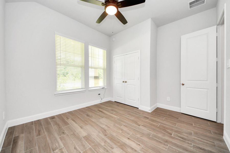 Spacious, unfurnished interior of a new home in Timber Hollow: Heritage Collection, Magnolia (Image 18).