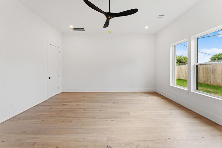 Spacious, unfurnished interior of a new home in , Houston (Image 28). Spacious, unfurnished interior of a new home in , Houston (Image 28).