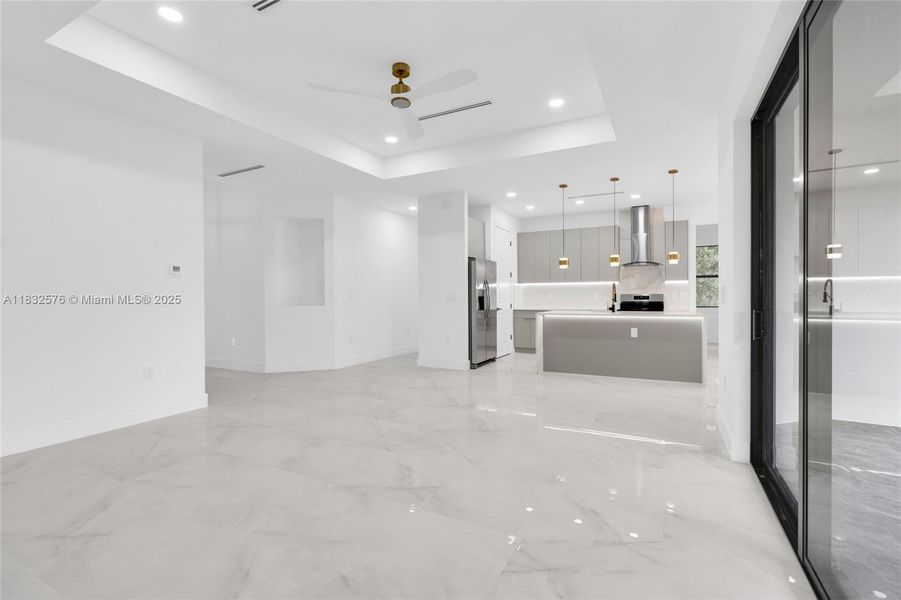 Spacious, unfurnished interior of a new home in , Lehigh Acres (Image 20).