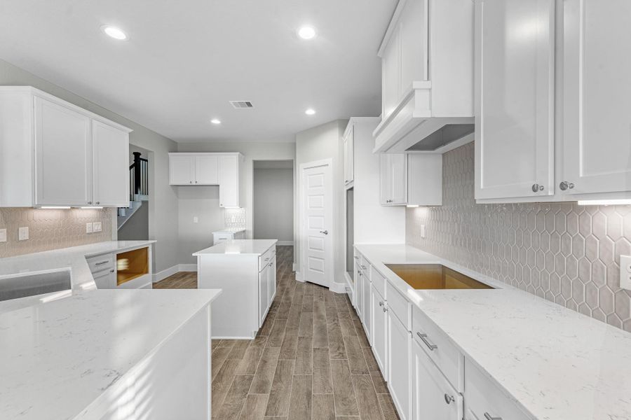Furnished interior view inside a new home in Briarwood Crossing, Rosenberg (Image 16).