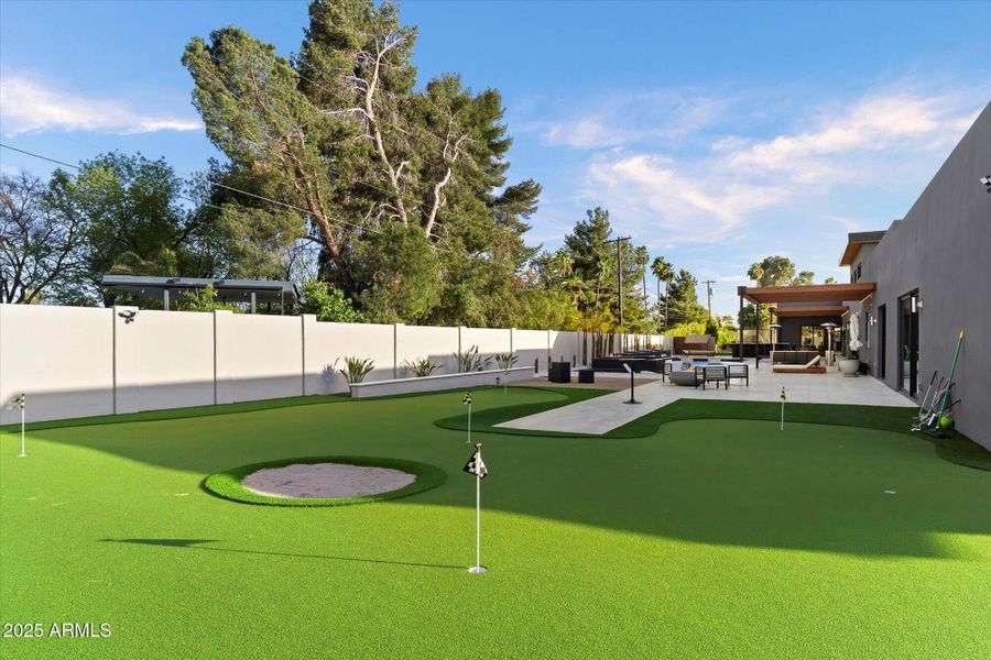 9 Hole Putting Green