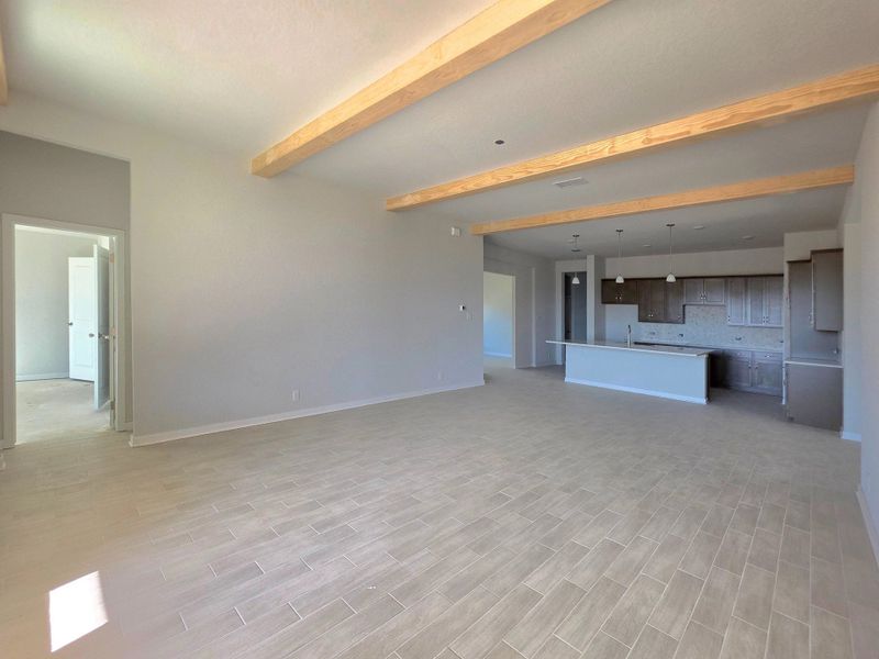 Kitchen & Family Kitchen & Family