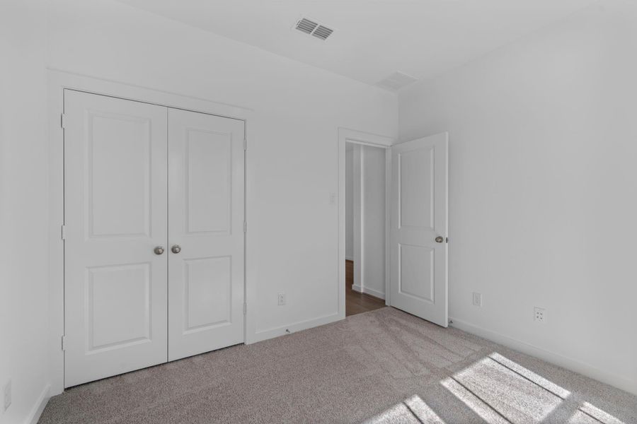 Spacious, unfurnished interior of a new home in , Missouri City (Image 24).