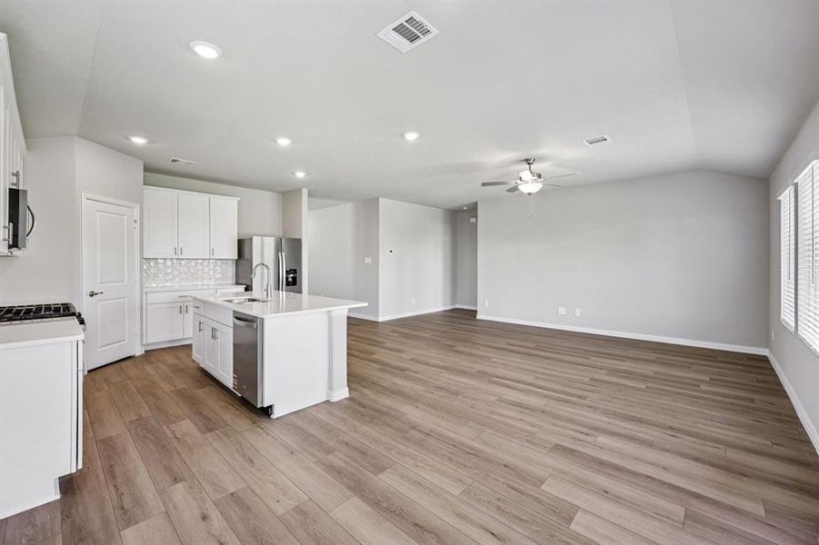 Photo is not of the actual home, but is an inspirational photo of builder’s model home and may depict options, furnishings, and/or decorator features that are not included. Photo is not of the actual home, but is an inspirational photo of builder’s model home and may depict options, furnishings, and/or decorator features that are not included.