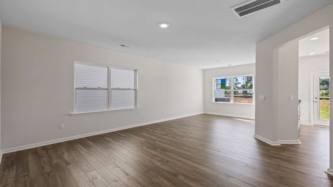 Spacious, unfurnished interior of a new home in Covington Village, Greer (Image 15).