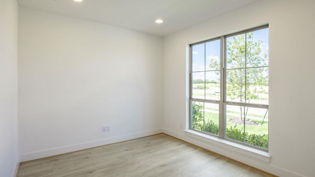 Spacious, unfurnished interior of a new home in Nolina, Georgetown (Image 10).
