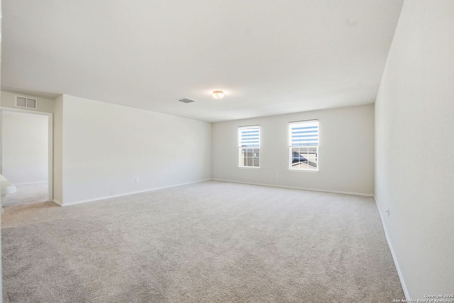 Spacious, unfurnished interior of a new home in Cinco Lakes, San Antonio (Image 29). Spacious, unfurnished interior of a new home in Cinco Lakes, San Antonio (Image 29).