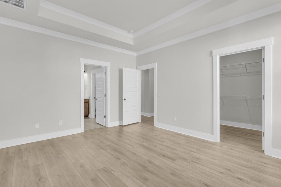 Spacious, unfurnished interior of a new home in Six Oaks, Summerville (Image 37).